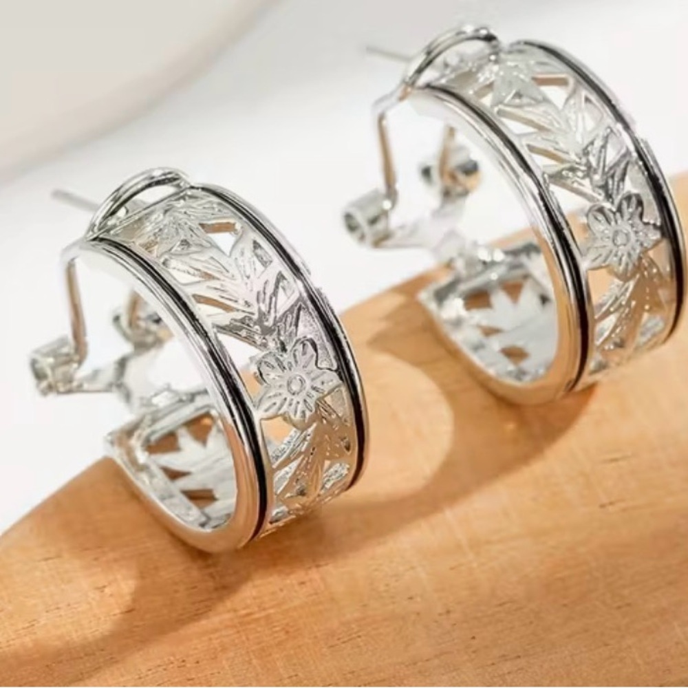 Elegant Silver Hawn Heirloom styled Hoop Earrings